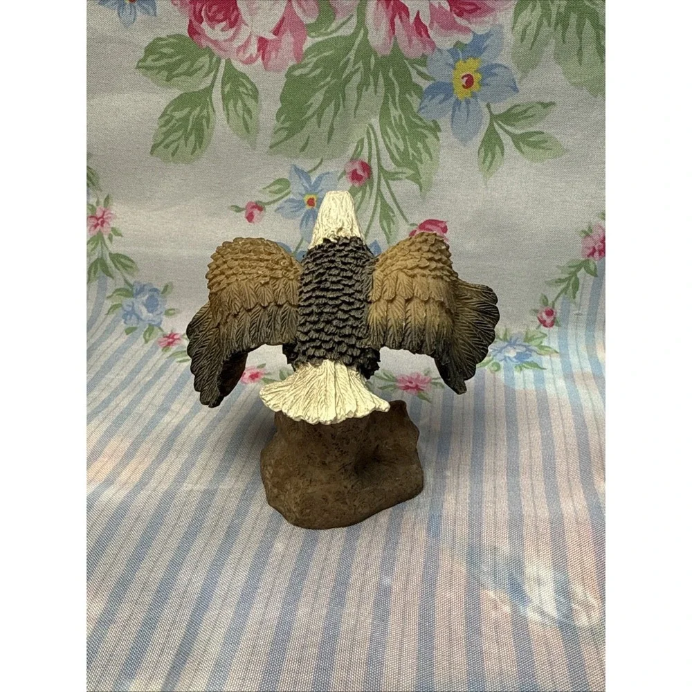 Poly Resin Land Eagle Figurine Ceramic‎ World Inc. Brooklyn NY Bald Eagle 3